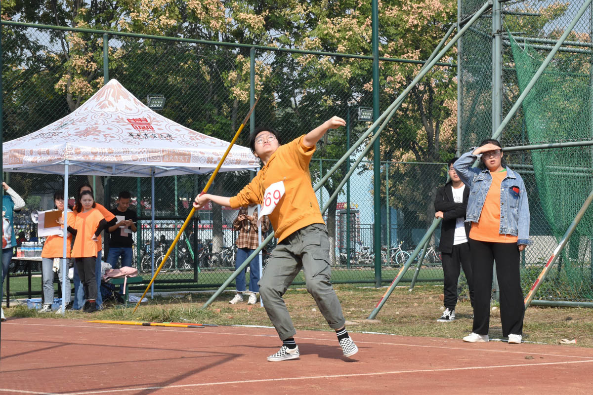 9女子标枪比赛现场 【学通社记者 徐聿卓摄】