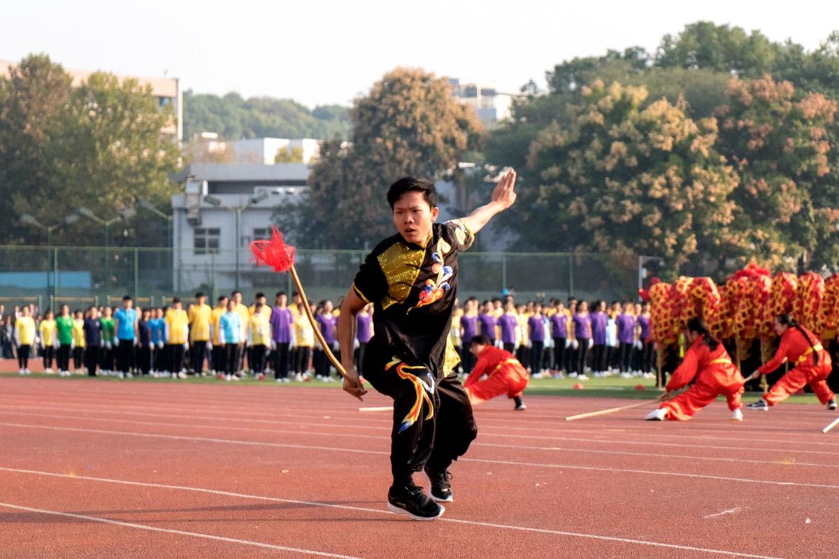 5 表演武术的人【学通社记者 邵子衿 摄】